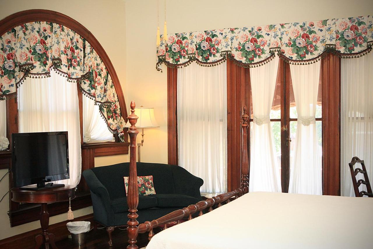 Louisville Bourbon Inn Εξωτερικό φωτογραφία