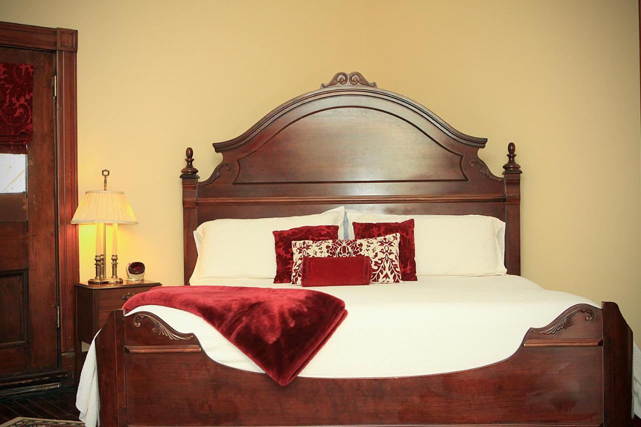 Louisville Bourbon Inn Εξωτερικό φωτογραφία