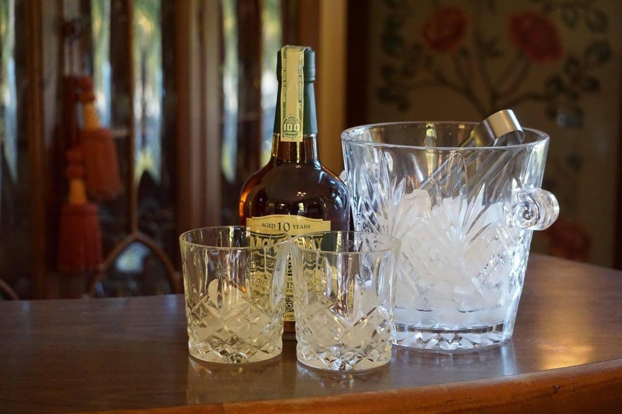 Louisville Bourbon Inn Εξωτερικό φωτογραφία