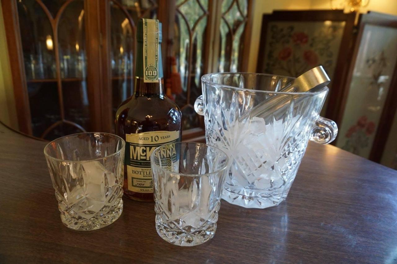 Louisville Bourbon Inn Εξωτερικό φωτογραφία