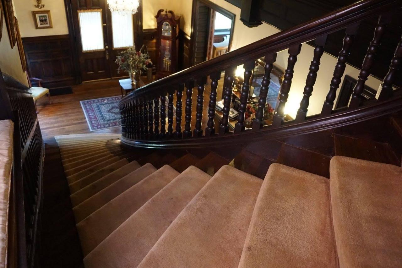 Louisville Bourbon Inn Εξωτερικό φωτογραφία
