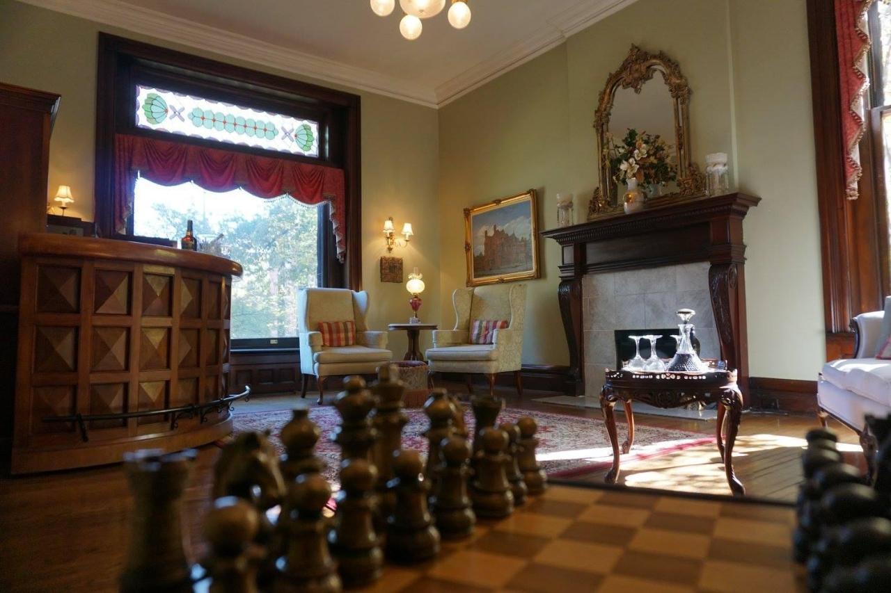 Louisville Bourbon Inn Εξωτερικό φωτογραφία