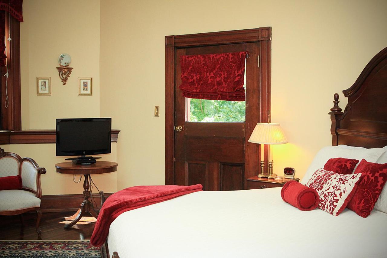 Louisville Bourbon Inn Εξωτερικό φωτογραφία